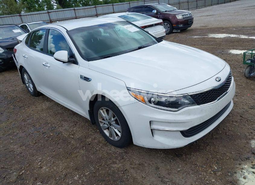2018 Kia Optima LX (VIN KNAGT4L33J5232905) main photo