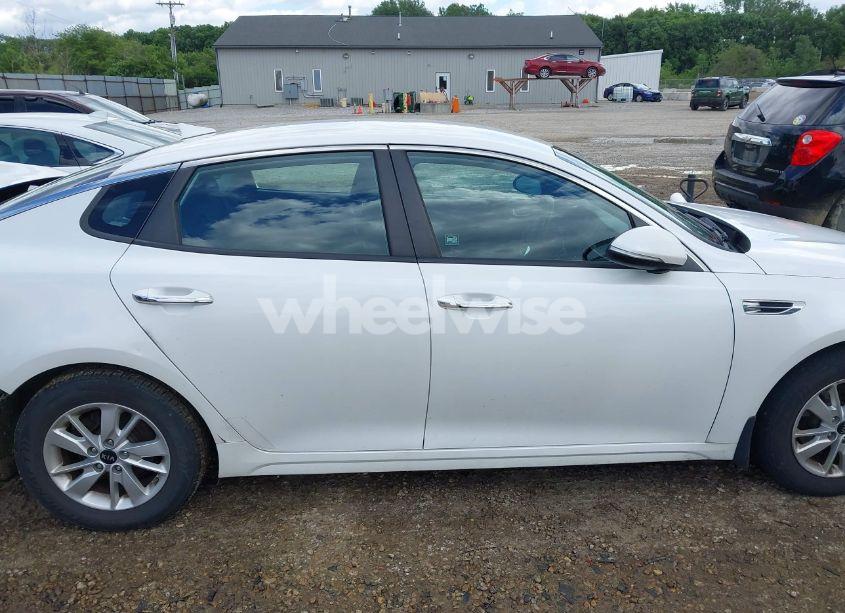 Photo 14 of 2018 Kia Optima LX (VIN KNAGT4L33J5232905)