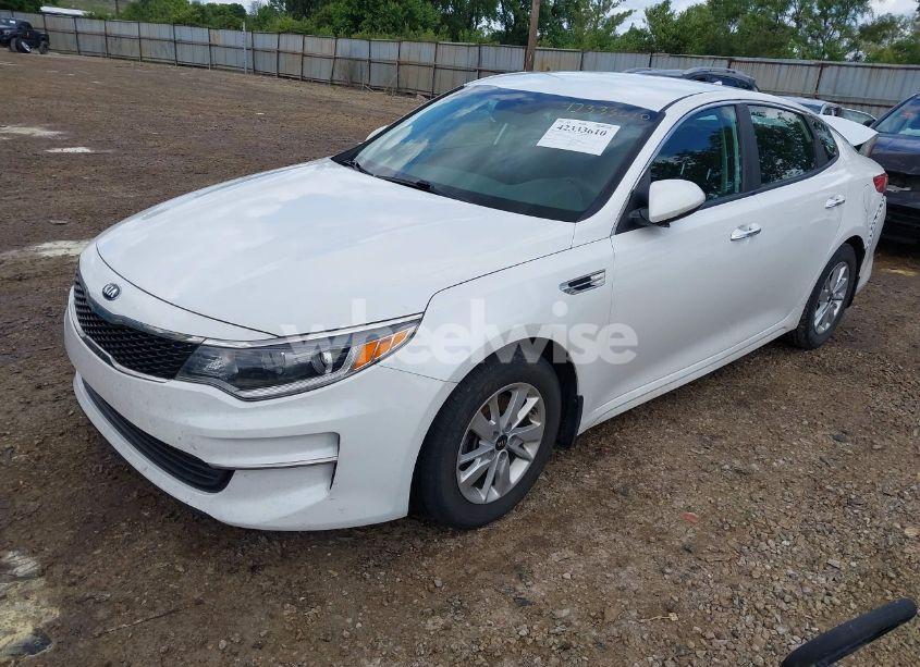 Photo 2 of 2018 Kia Optima LX (VIN KNAGT4L33J5232905)