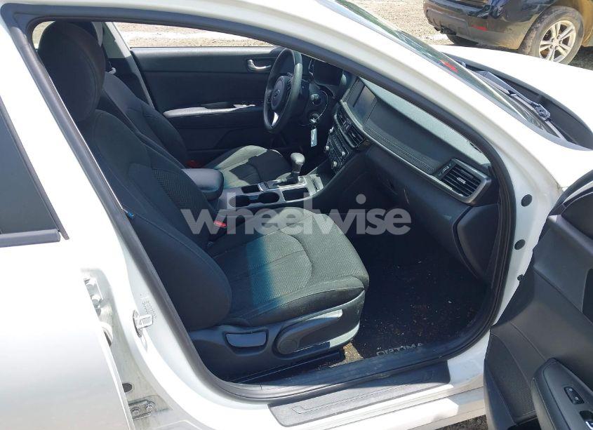 Photo 5 of 2018 Kia Optima LX (VIN KNAGT4L33J5232905)
