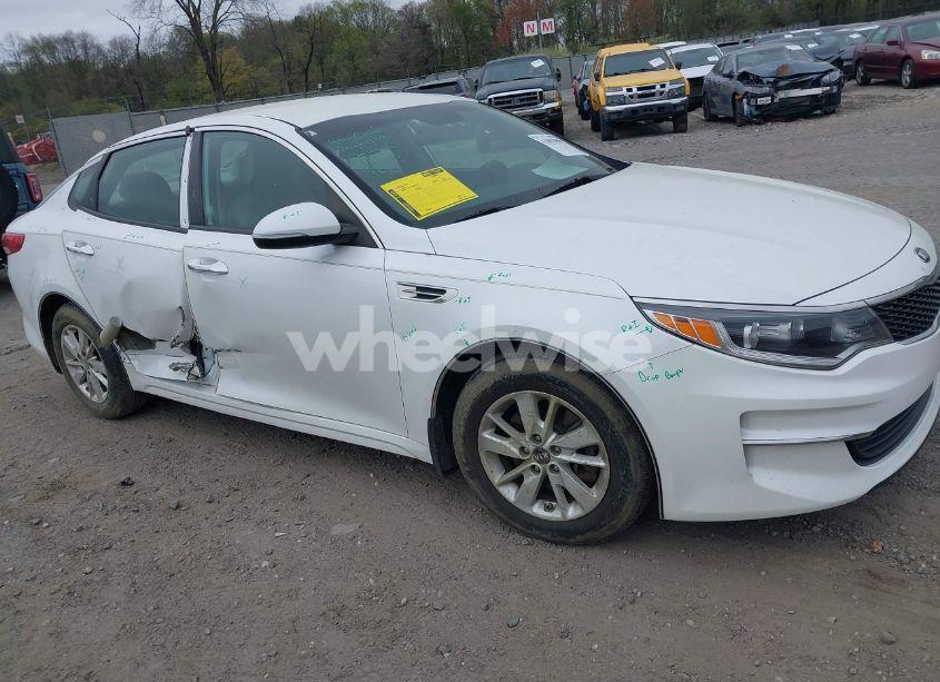 2016 Kia Optima LX (VIN KNAGT4L34G5099144) main photo