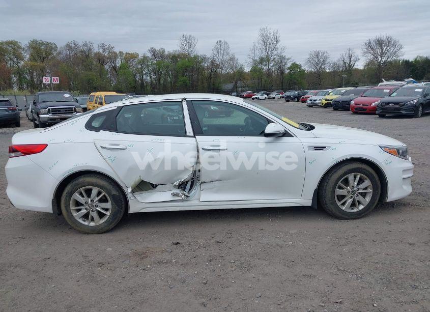 Photo 13 of 2016 Kia Optima LX (VIN KNAGT4L34G5099144)