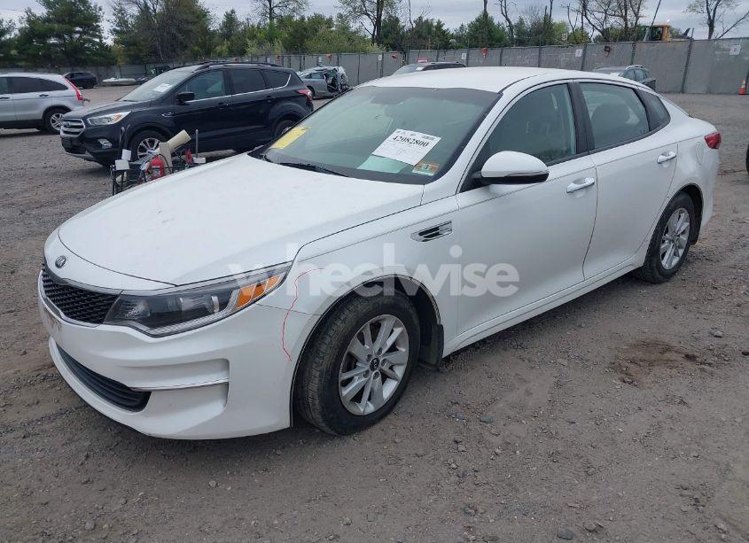 Photo 2 of 2016 Kia Optima LX (VIN KNAGT4L34G5099144)