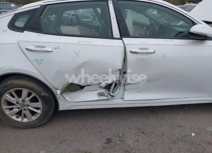 Photo 6 of 2016 Kia Optima LX (VIN KNAGT4L34G5099144)