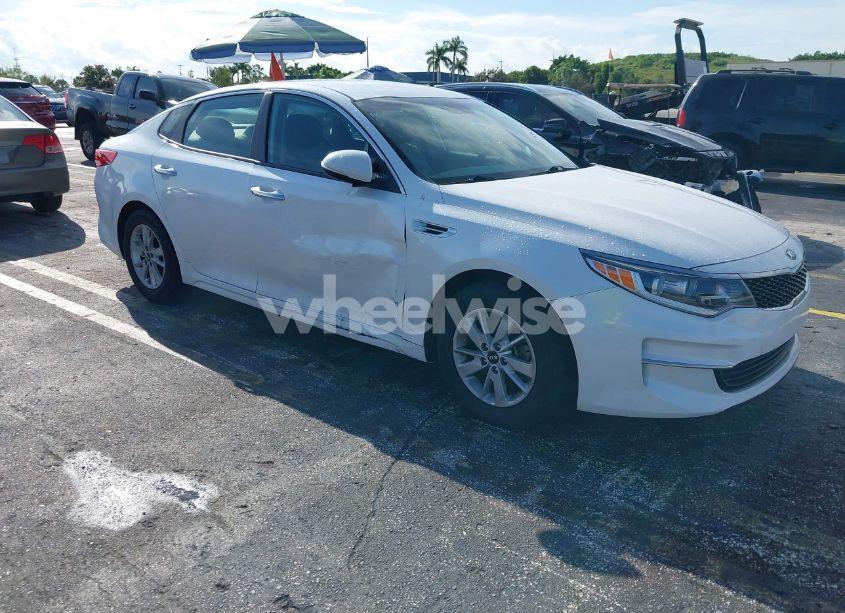 2016 Kia Optima LX (VIN KNAGT4L35G5083938) main photo