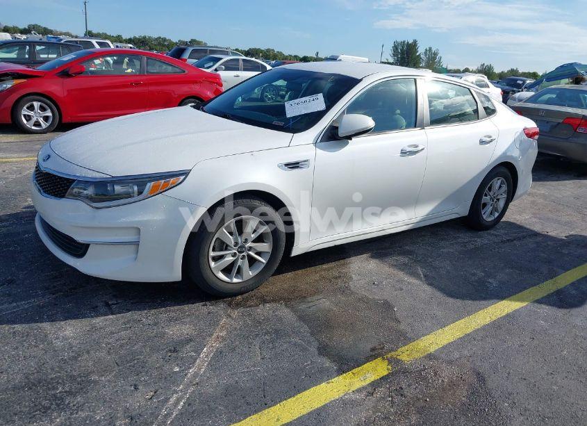 Photo 2 of 2016 Kia Optima LX (VIN KNAGT4L35G5083938)