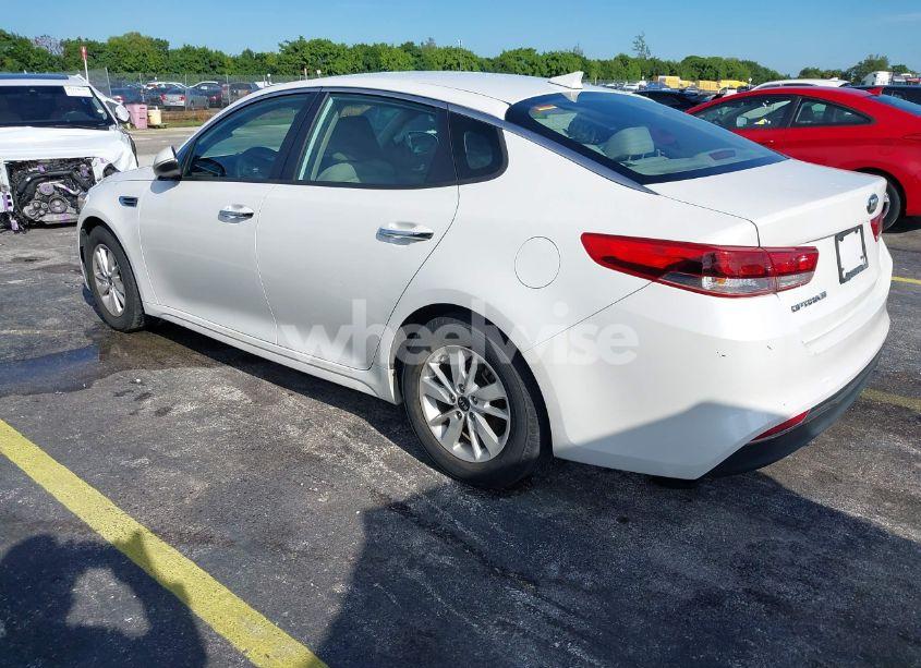 Photo 3 of 2016 Kia Optima LX (VIN KNAGT4L35G5083938)