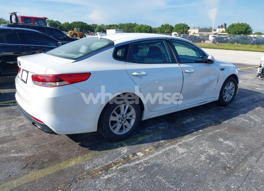 Photo 4 of 2016 Kia Optima LX (VIN KNAGT4L35G5083938)