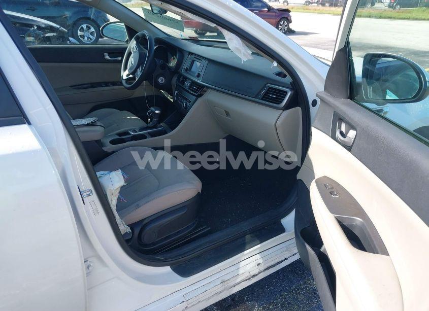 Photo 5 of 2016 Kia Optima LX (VIN KNAGT4L35G5083938)