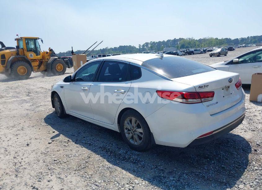 Photo 3 of 2016 Kia Optima LX (VIN KNAGT4L35G5098374)