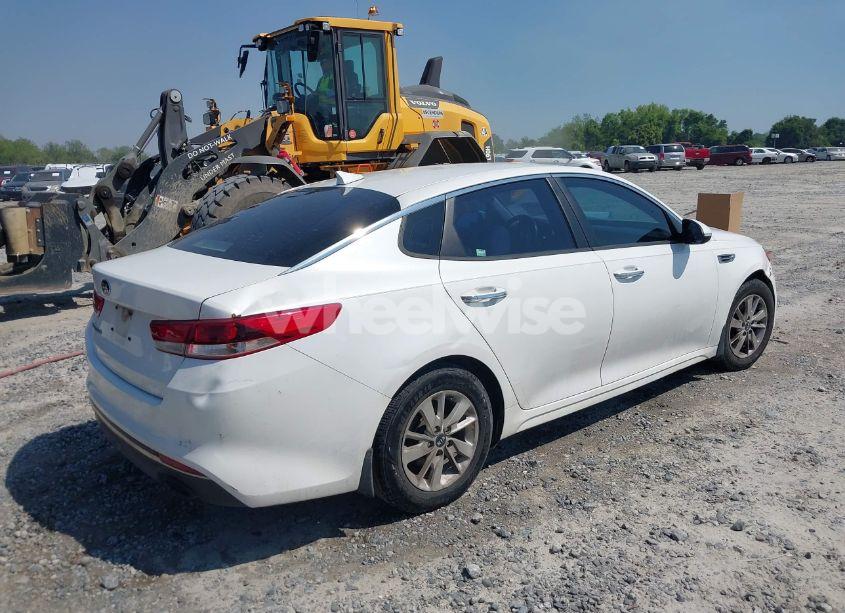Photo 4 of 2016 Kia Optima LX (VIN KNAGT4L35G5098374)