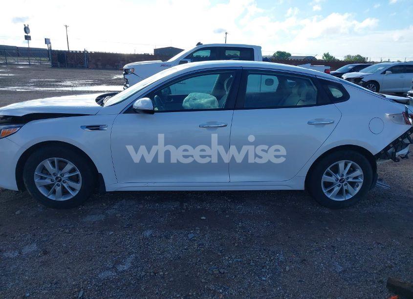 Photo 15 of 2016 Kia Optima LX (VIN KNAGT4L35G5102567)