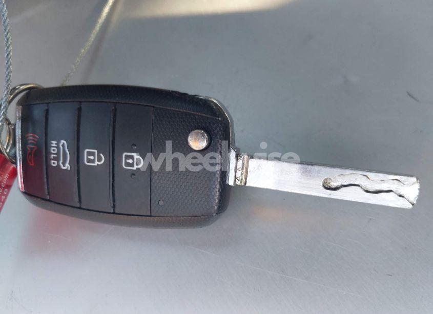 Photo 11 of 2016 Kia Optima LX (VIN KNAGT4L36G5094415)