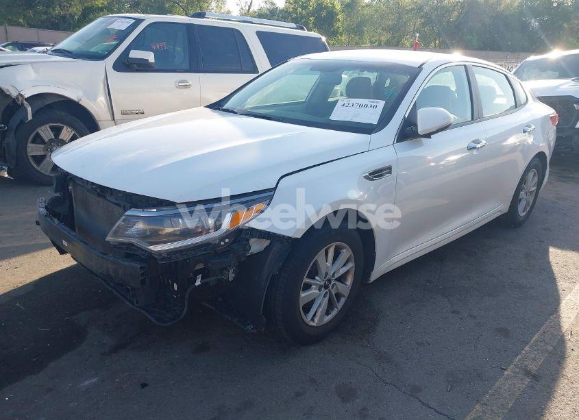 Photo 2 of 2016 Kia Optima LX (VIN KNAGT4L36G5094415)