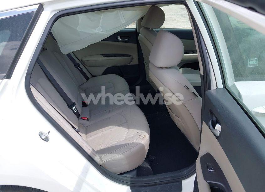 Photo 8 of 2016 Kia Optima LX (VIN KNAGT4L37G5118740)