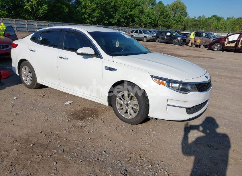 2017 Kia Optima LX (VIN KNAGT4L37H5146068) main photo