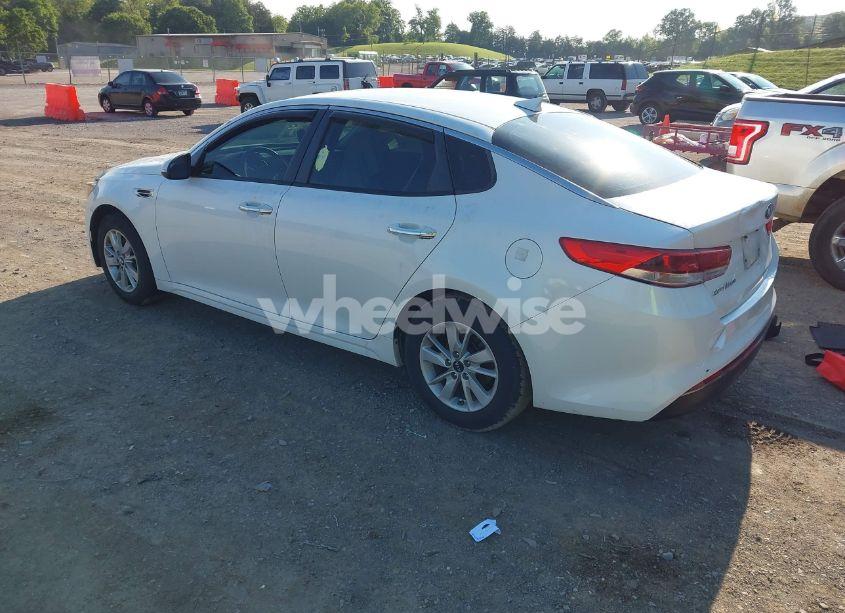 Photo 3 of 2017 Kia Optima LX (VIN KNAGT4L37H5146068)
