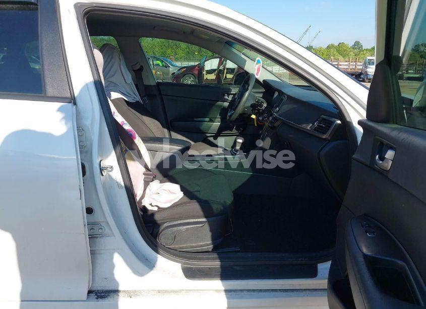 Photo 5 of 2017 Kia Optima LX (VIN KNAGT4L37H5146068)