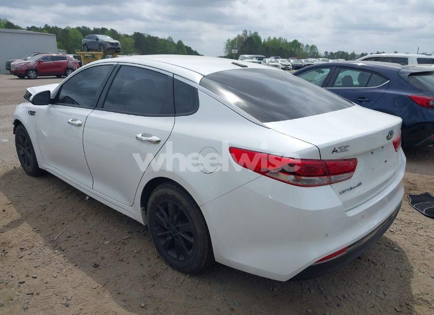 Photo 3 of 2018 Kia Optima LX (VIN KNAGT4L37J5206064)