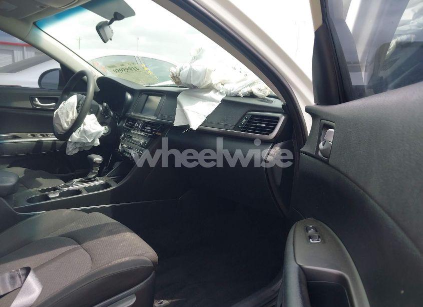 Photo 5 of 2018 Kia Optima LX (VIN KNAGT4L37J5206064)