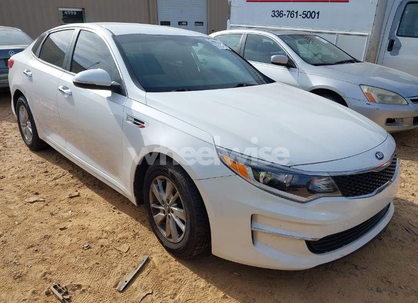 2016 Kia Optima LX (VIN KNAGT4L38G5098398) main photo
