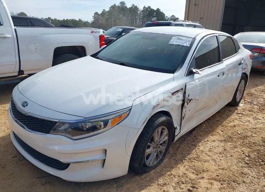 Photo 2 of 2016 Kia Optima LX (VIN KNAGT4L38G5098398)