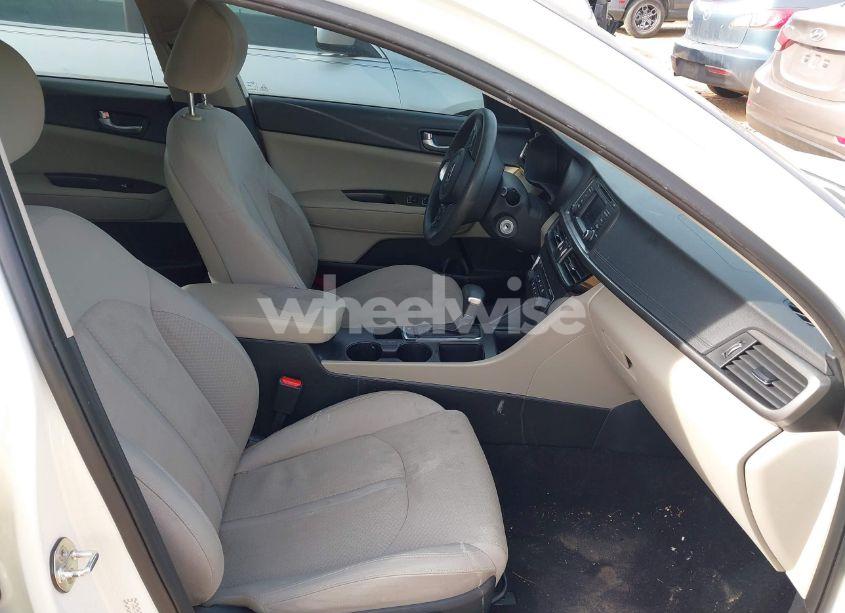 Photo 5 of 2016 Kia Optima LX (VIN KNAGT4L38G5098398)