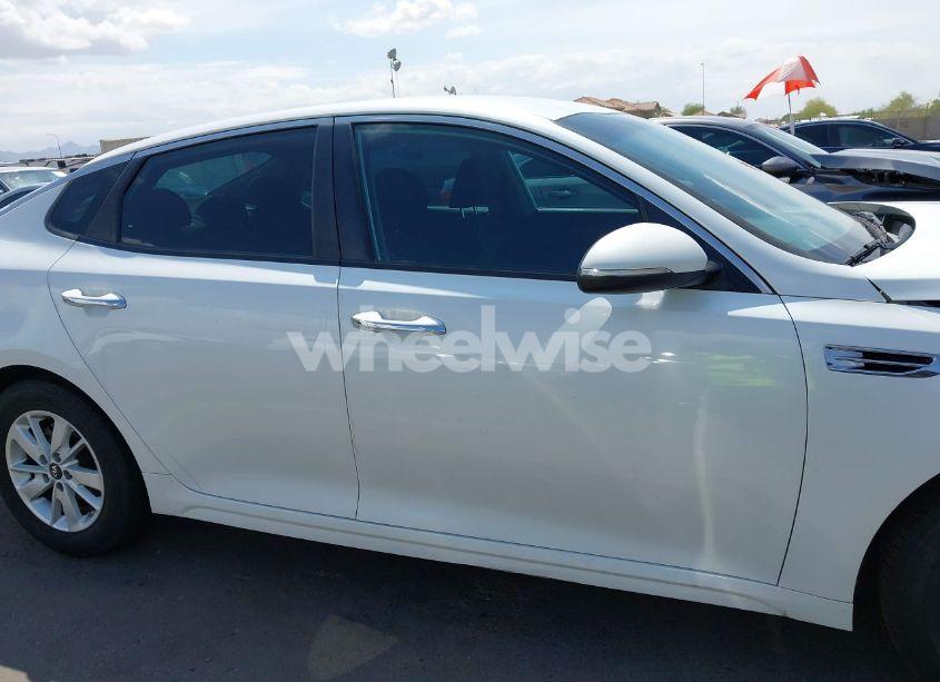 Photo 13 of 2016 Kia Optima LX (VIN KNAGT4L39G5072778)