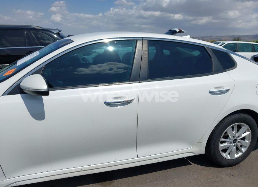 Photo 14 of 2016 Kia Optima LX (VIN KNAGT4L39G5072778)