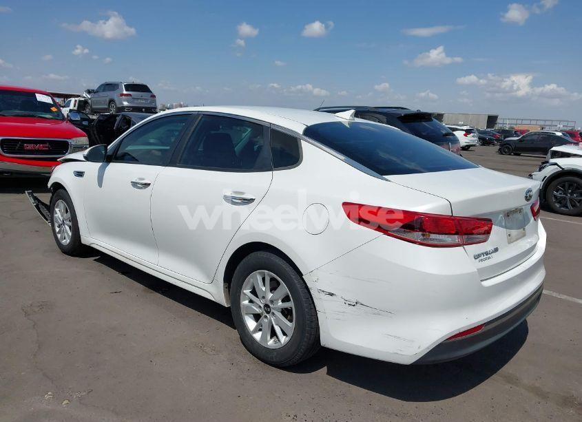 Photo 3 of 2016 Kia Optima LX (VIN KNAGT4L39G5072778)