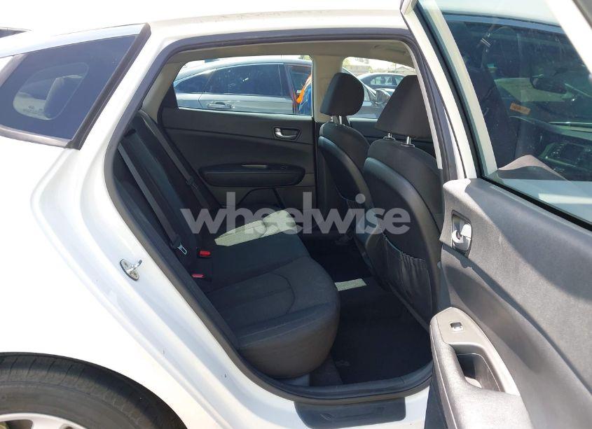 Photo 8 of 2016 Kia Optima LX (VIN KNAGT4L39G5072778)