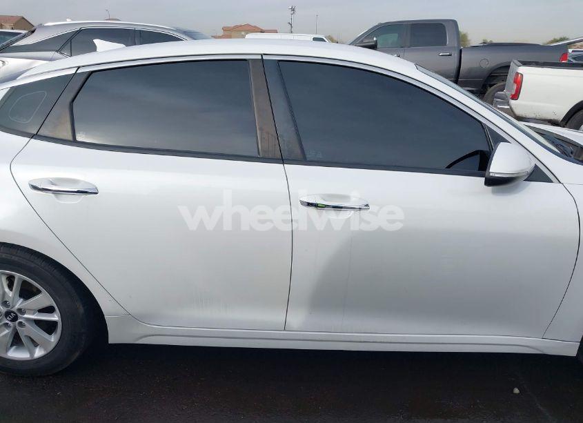 Photo 13 of 2016 Kia Optima LX (VIN KNAGT4L39G5103589)