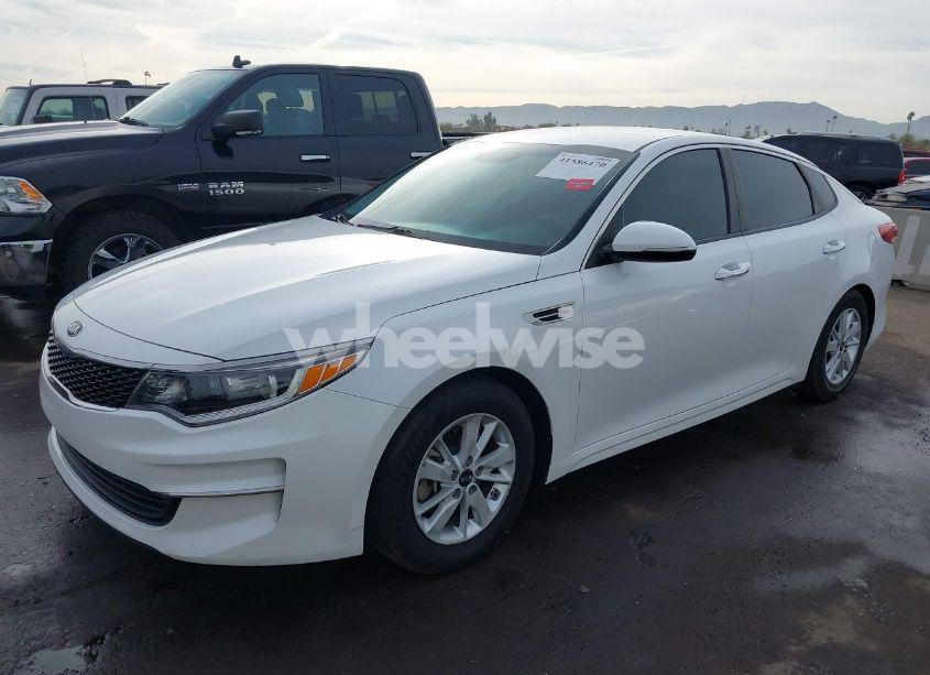 Photo 2 of 2016 Kia Optima LX (VIN KNAGT4L39G5103589)