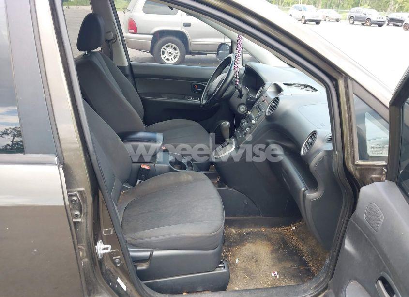 Photo 5 of 2010 Kia Rondo LX (VIN KNAHG8C86A7300176)