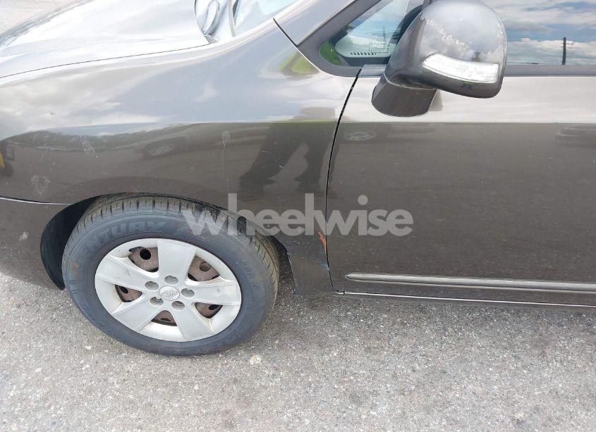 Photo 6 of 2010 Kia Rondo LX (VIN KNAHG8C86A7300176)