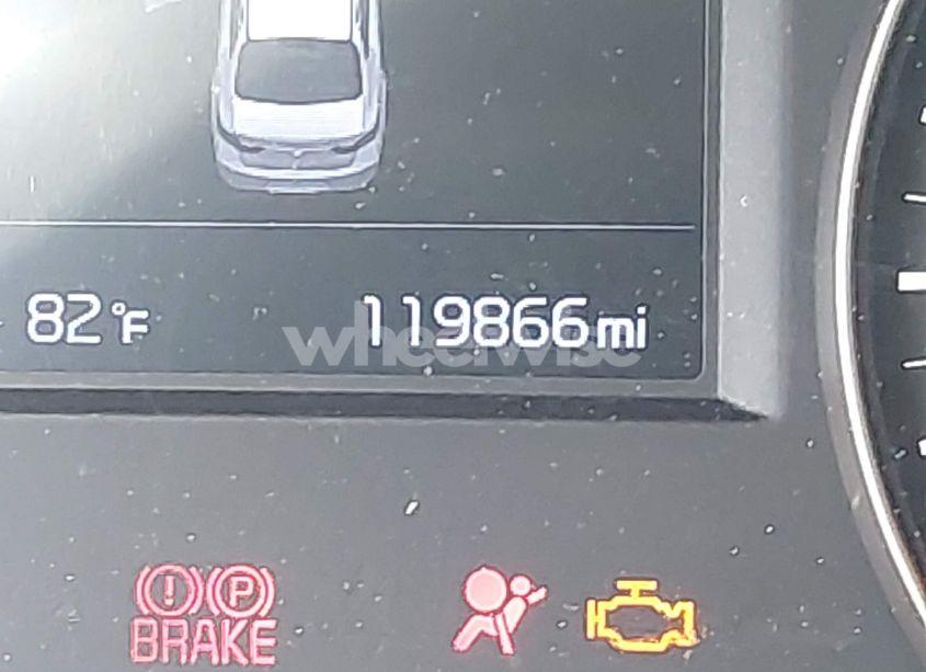 Photo 16 of 2017 Kia Cadenza PREMIUM (VIN KNALB4J19H5072722)