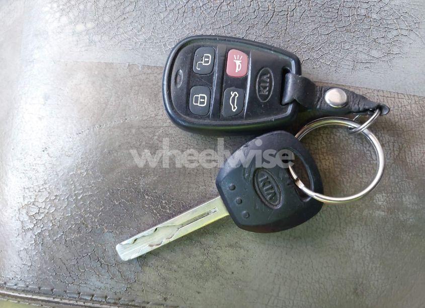 Photo 11 of 2006 Kia Amanti (VIN KNALD124365092365)