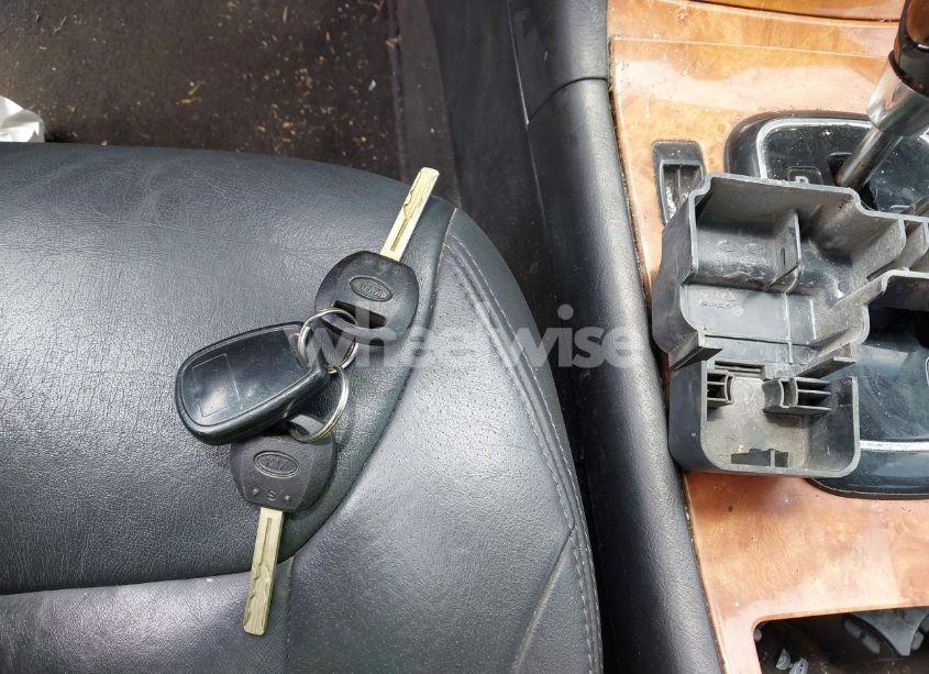 Photo 11 of 2005 Kia Amanti (VIN KNALD124755070707)