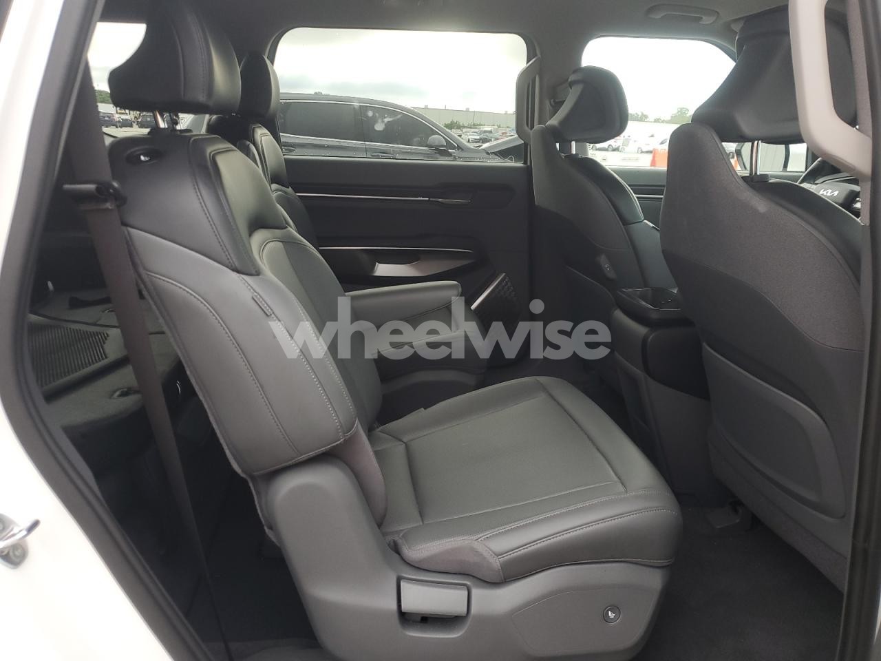 Photo 11 of 2024 KIA EV9 LIGHT (VIN KNDAB5S12R6029897)