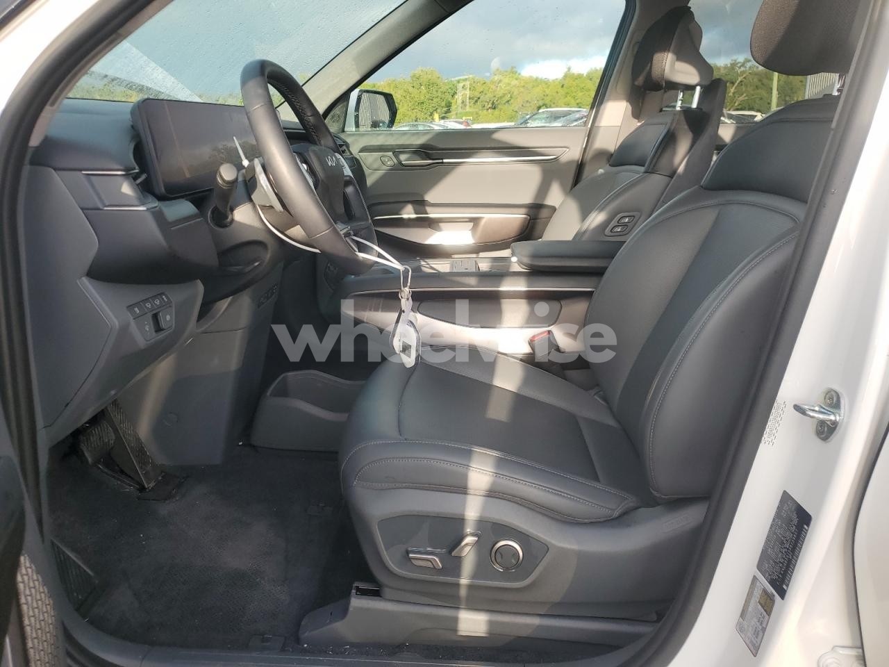 Photo 7 of 2024 KIA EV9 LIGHT (VIN KNDAB5S12R6029897)