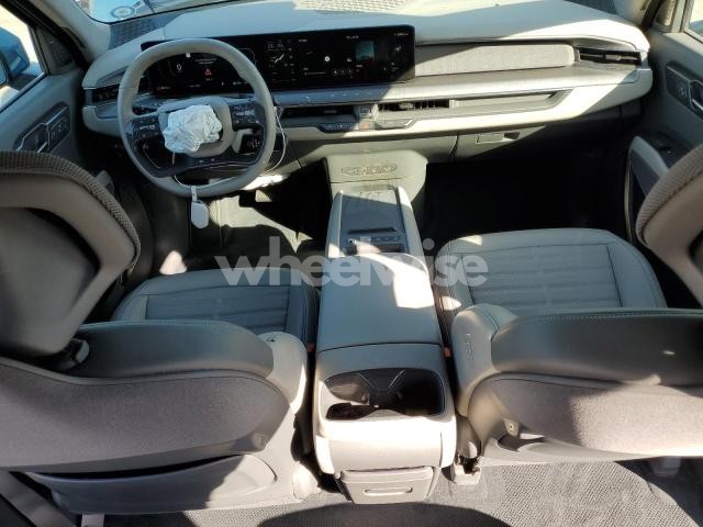 Photo 3 of 2024 KIA EV9 LAND (VIN KNDADFS50R6030257)