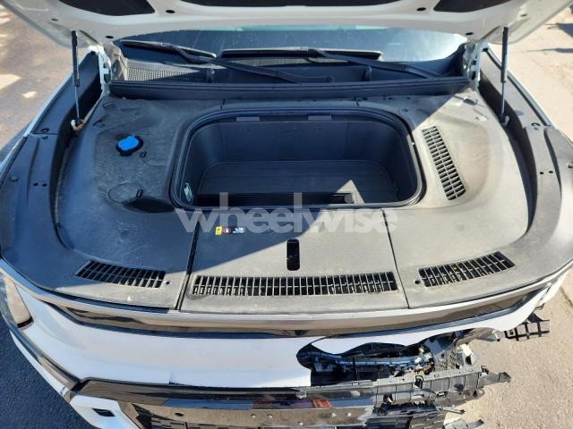 Photo 2 of 2024 KIA EV9 GT LINE (VIN KNDAEFS54R6022658)