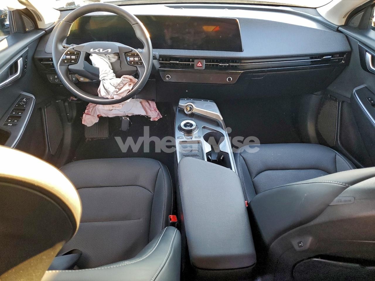 Photo 8 of 2024 KIA EV6 LIGHT (VIN KNDC34LA0R5617995)