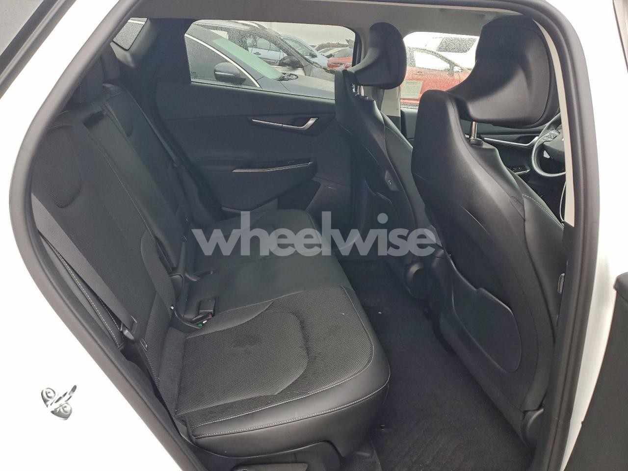 Photo 10 of 2023 KIA EV6 LIGHT (VIN KNDC34LA1P5104638)