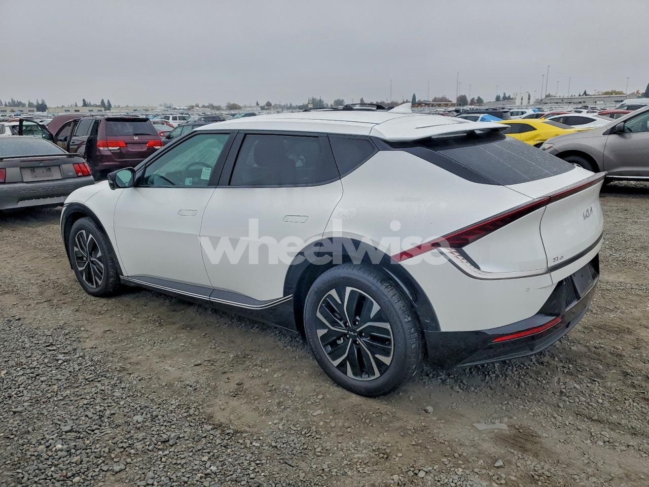 Photo 2 of 2023 KIA EV6 LIGHT (VIN KNDC34LA1P5104638)