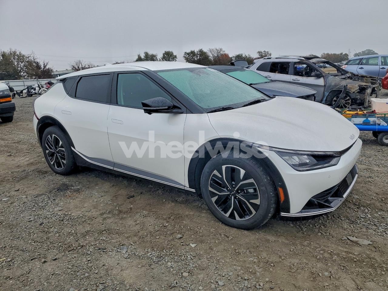 Photo 4 of 2023 KIA EV6 LIGHT (VIN KNDC34LA1P5104638)