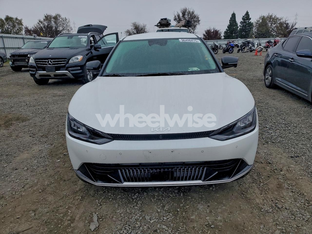 Photo 5 of 2023 KIA EV6 LIGHT (VIN KNDC34LA1P5104638)