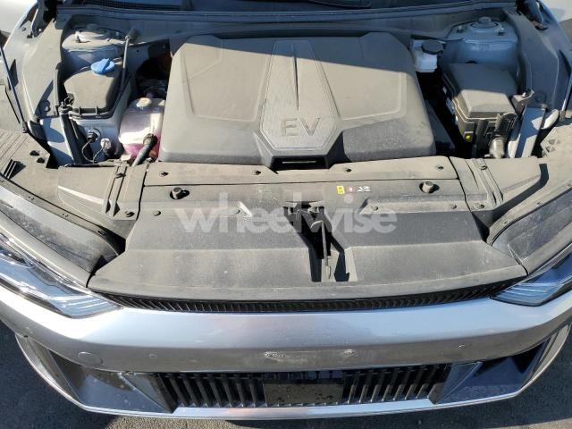 Photo 6 of 2023 KIA EV6 LIGHT (VIN KNDC34LA1P5604024)