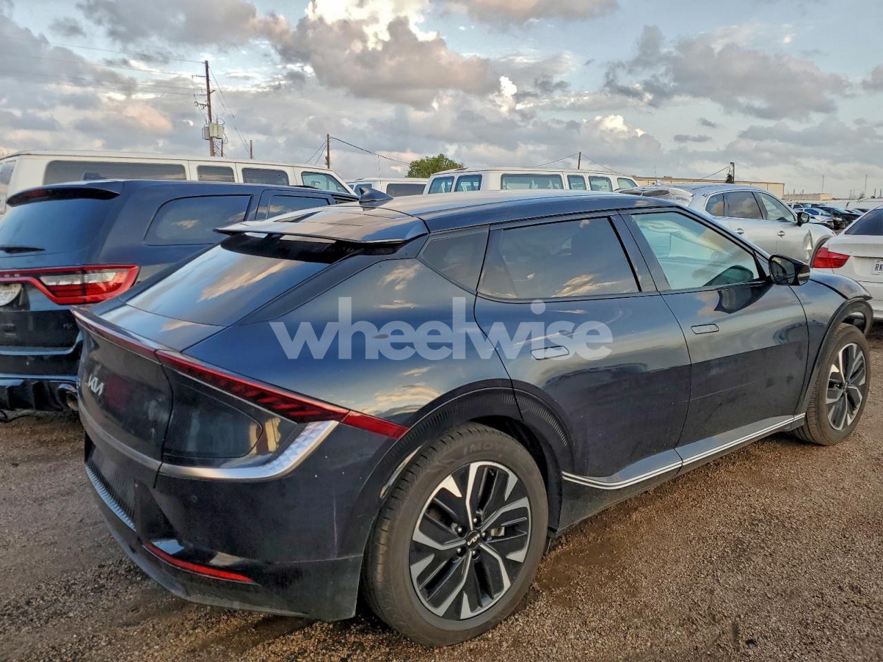 Photo 3 of 2024 KIA EV6 LIGHT (VIN KNDC34LA1R5188396)