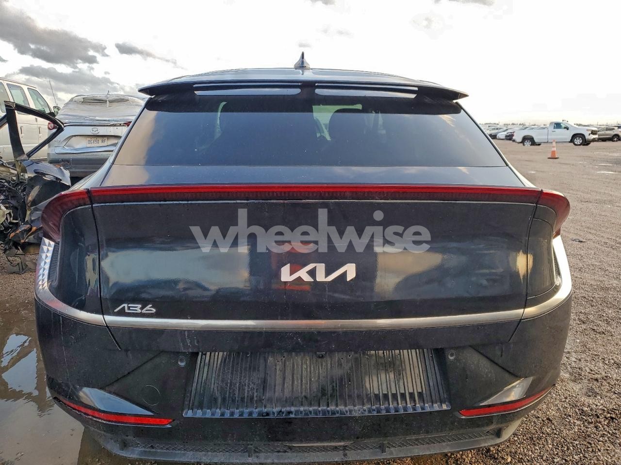 Photo 6 of 2024 KIA EV6 LIGHT (VIN KNDC34LA1R5188396)